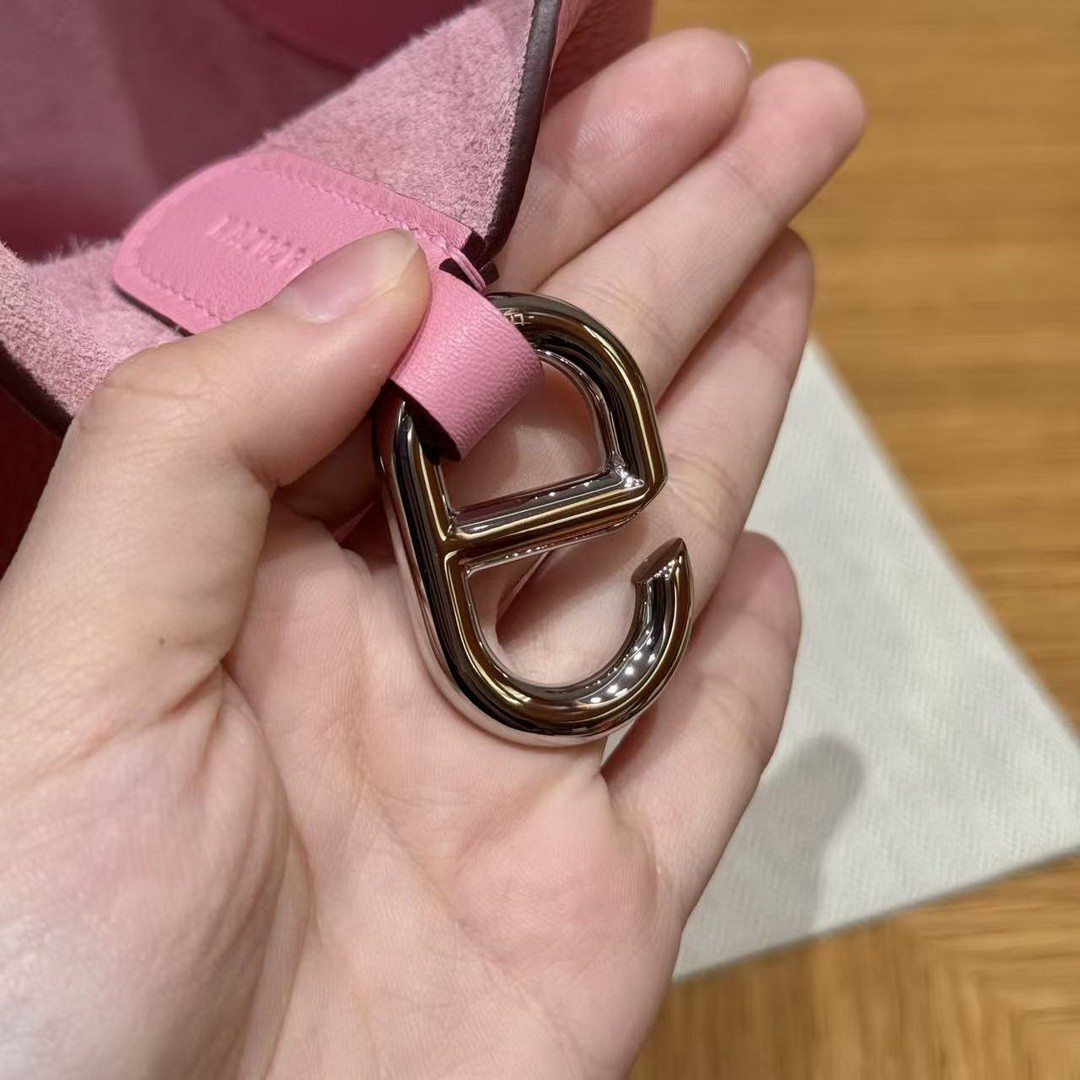 Hermes In the Loop 18 Bag Handmade In Taurillon Clemence Leather Silver Hardware 5P Pink - Image 4