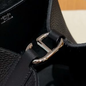 Hermes In the Loop 18 Bag Handmade In Taurillon Clemence Leather Silver Hardware 89 Noir - Image 16