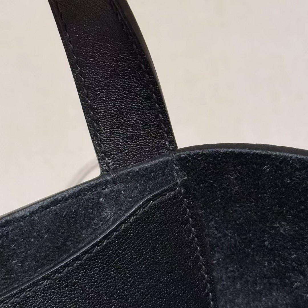 Hermes In the Loop 18 Bag Handmade In Taurillon Clemence Leather Silver Hardware 89 Noir - Image 12
