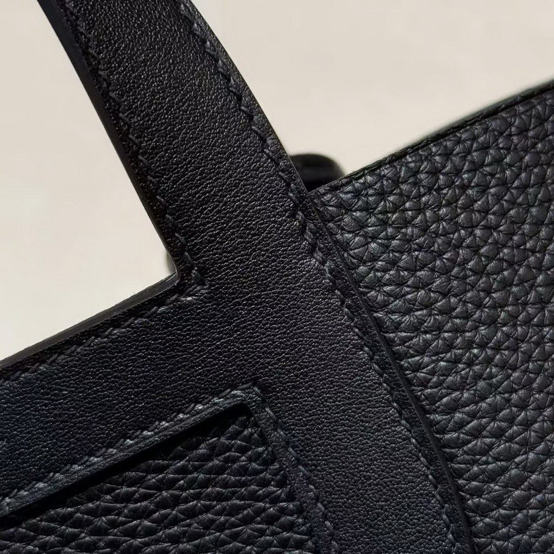 Hermes In the Loop 18 Bag Handmade In Taurillon Clemence Leather Silver Hardware 89 Noir - Image 8