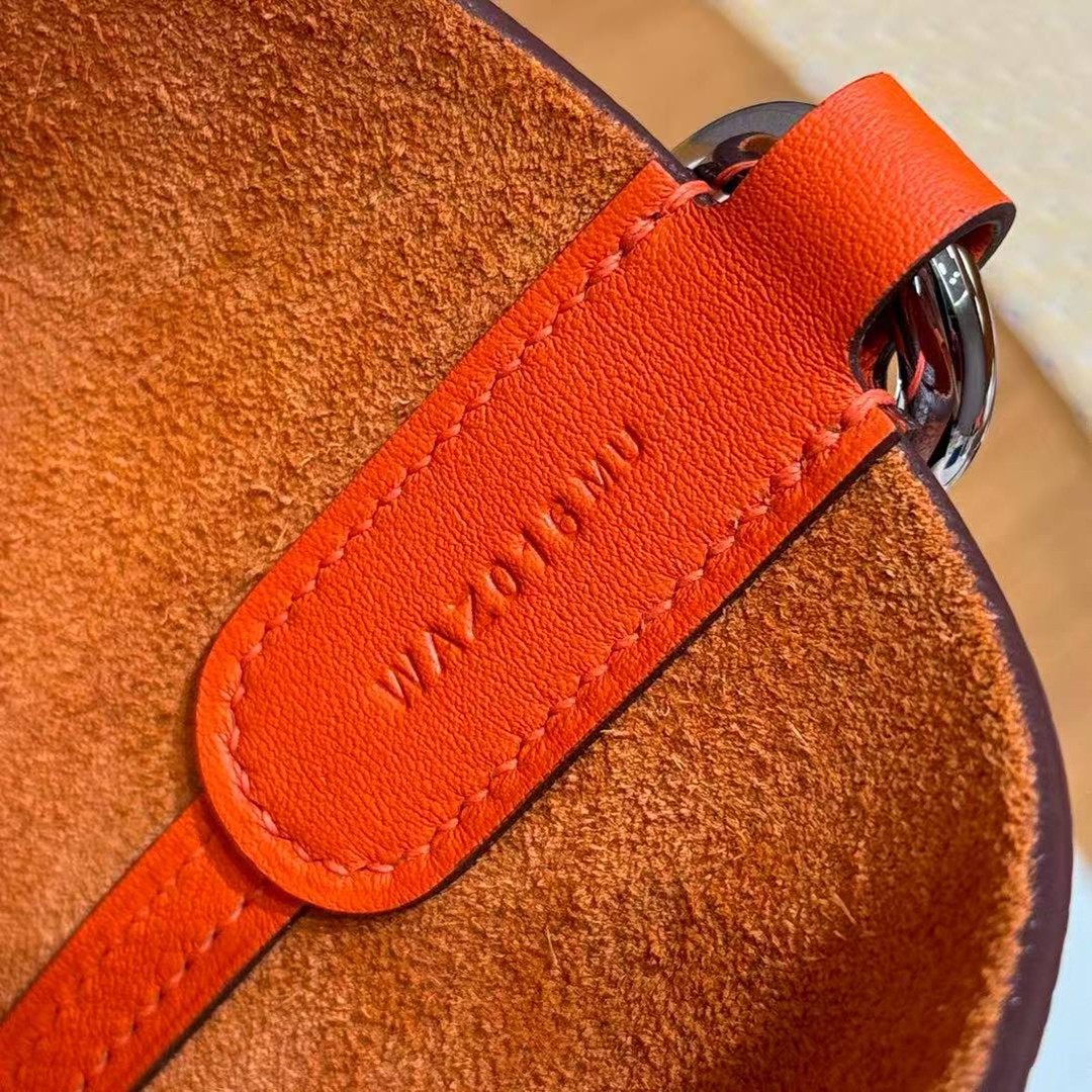 Hermes In the Loop 18 Bag Handmade In Taurillon Clemence Leather Silver Hardware 9J Feu - Image 7