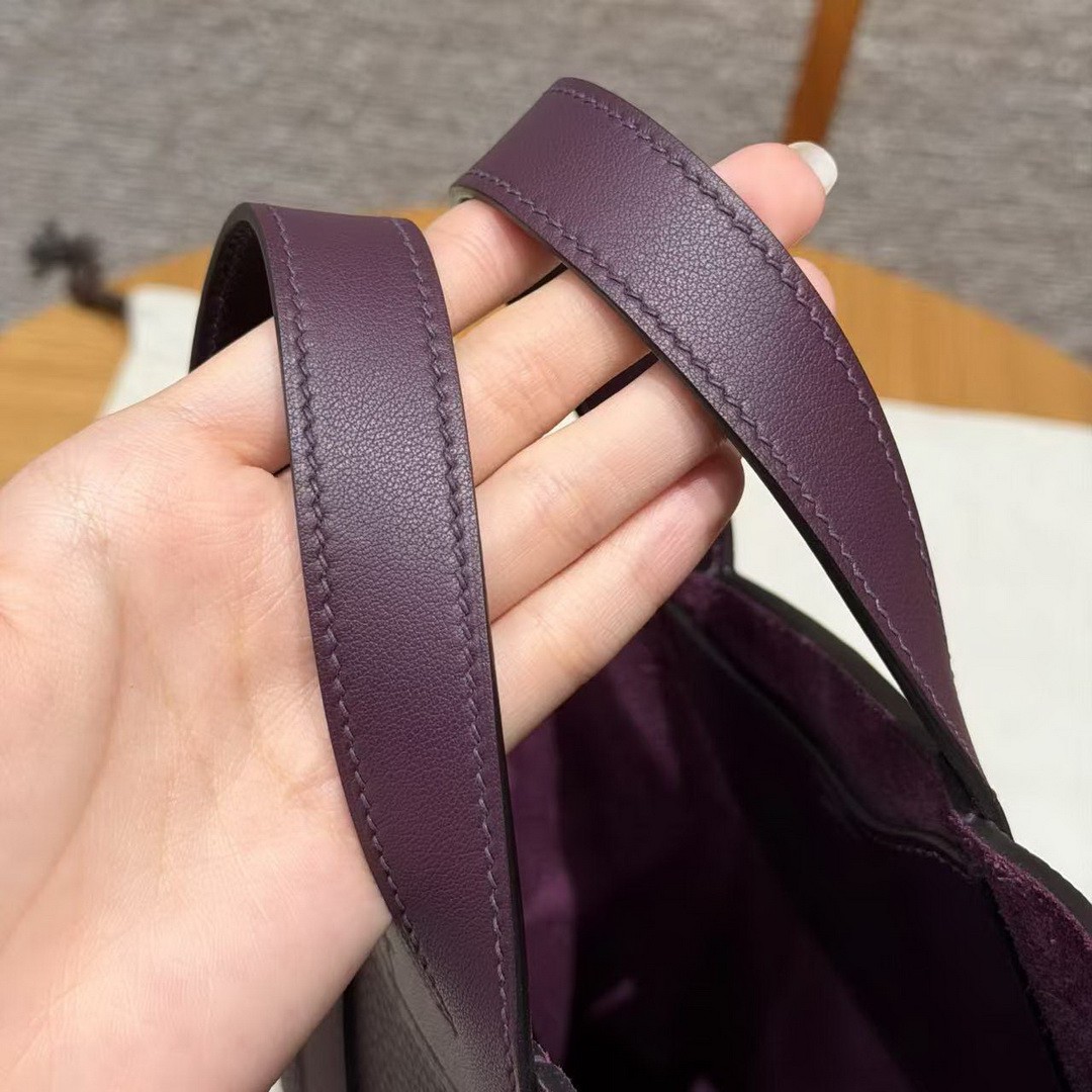 Hermes In the Loop 18 Bag Handmade In Taurillon Clemence Leather Silver Hardware N5 Cassis - Image 11