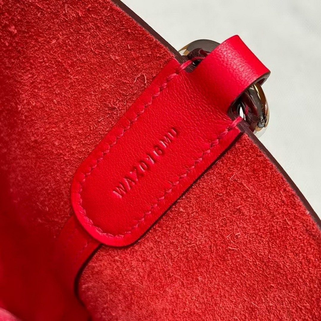 Hermes In the Loop 18 Bag Handmade In Taurillon Clemence Leather Silver Hardware Q5 Rouge Casque - Image 3