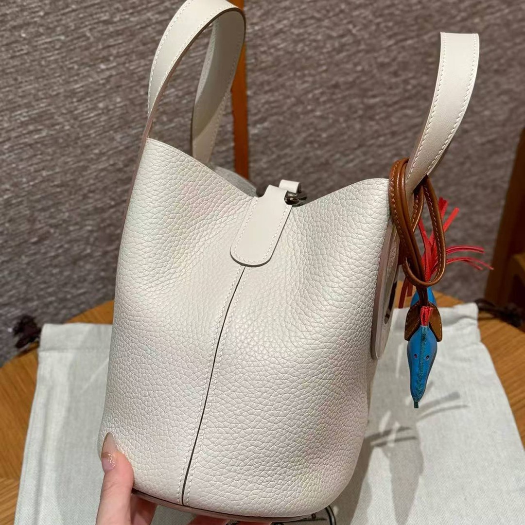 Hermes In the Loop 18 Bag Handmade In Taurillon Clemence Leather Silver Hardware ck10 Craie - Image 13