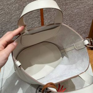 Hermes In the Loop 18 Bag Handmade In Taurillon Clemence Leather Silver Hardware ck10 Craie - Image 10