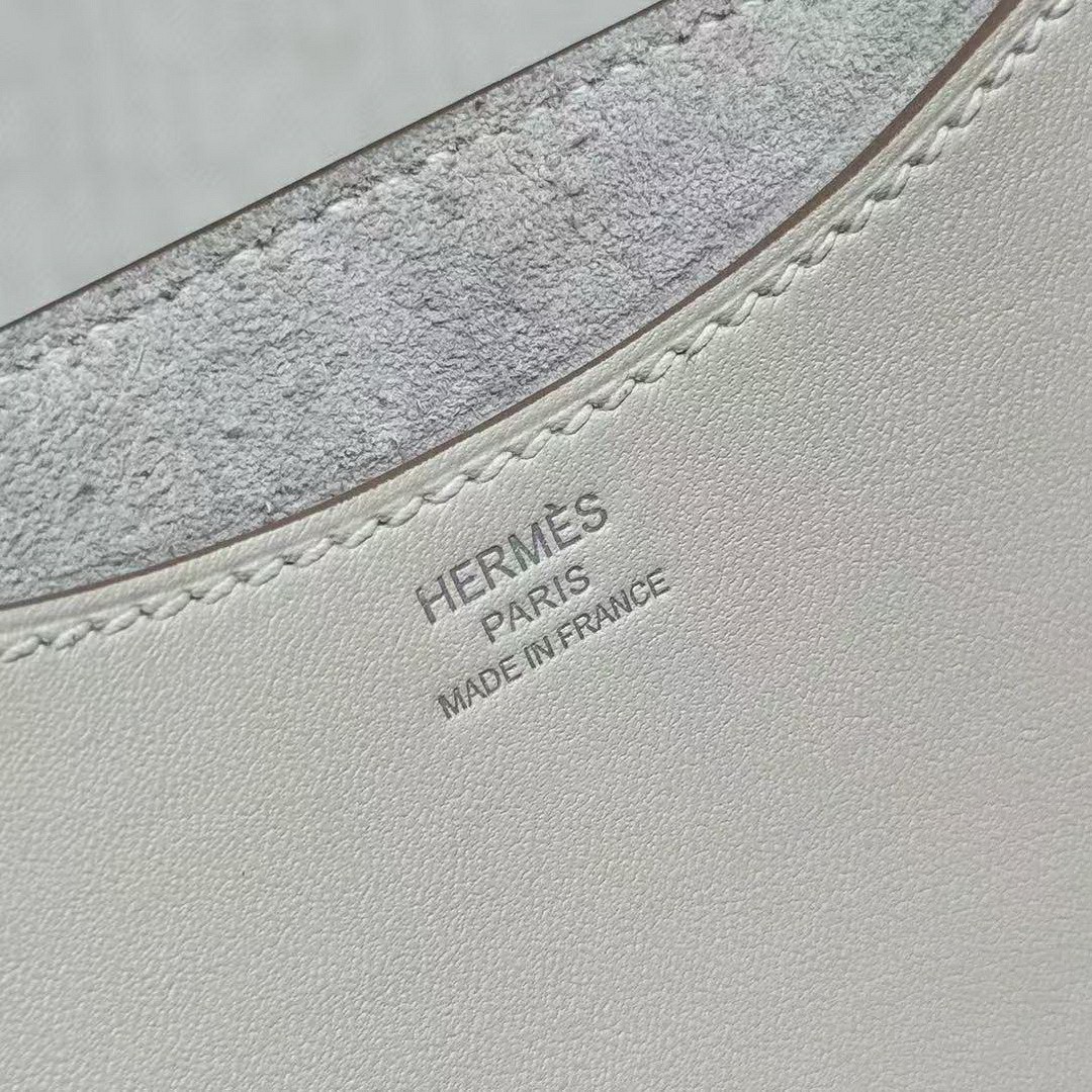 Hermes In the Loop 18 Bag Handmade In Taurillon Clemence Leather Silver Hardware ck10 Craie - Image 8