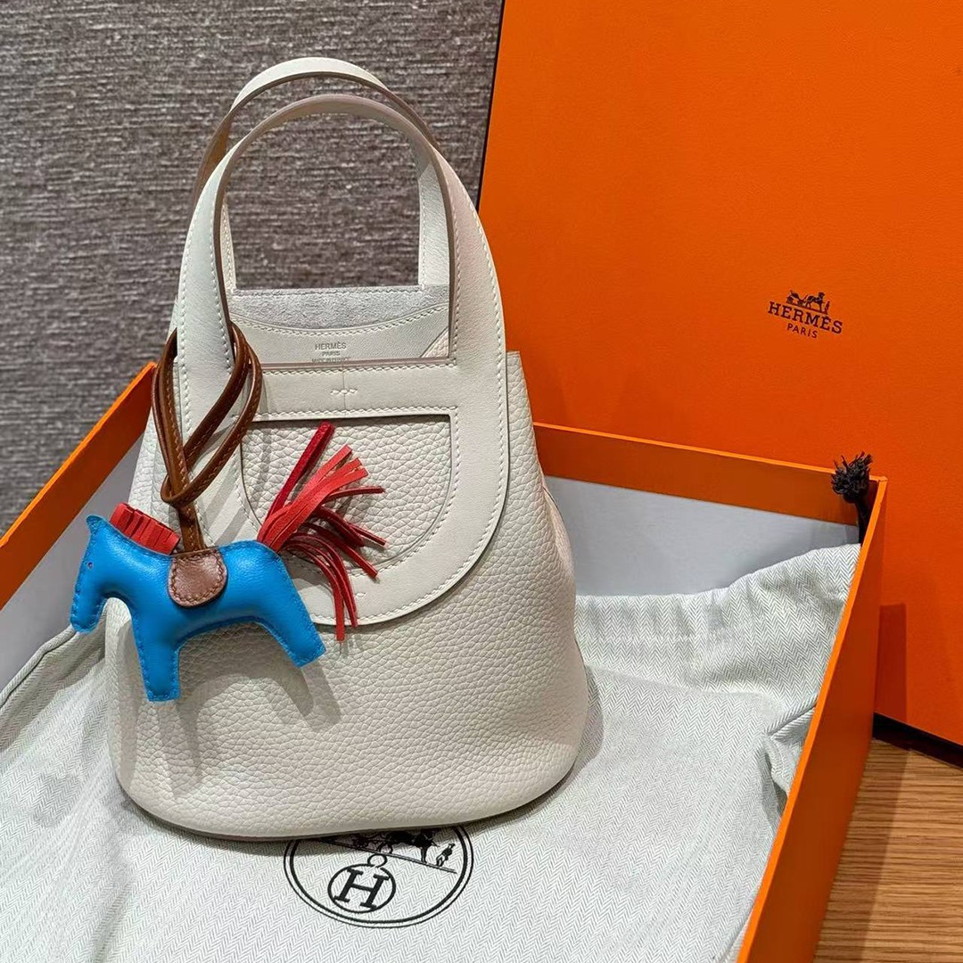 Hermes In the Loop 18 Bag Handmade In Taurillon Clemence Leather Silver Hardware ck10 Craie - Image 3