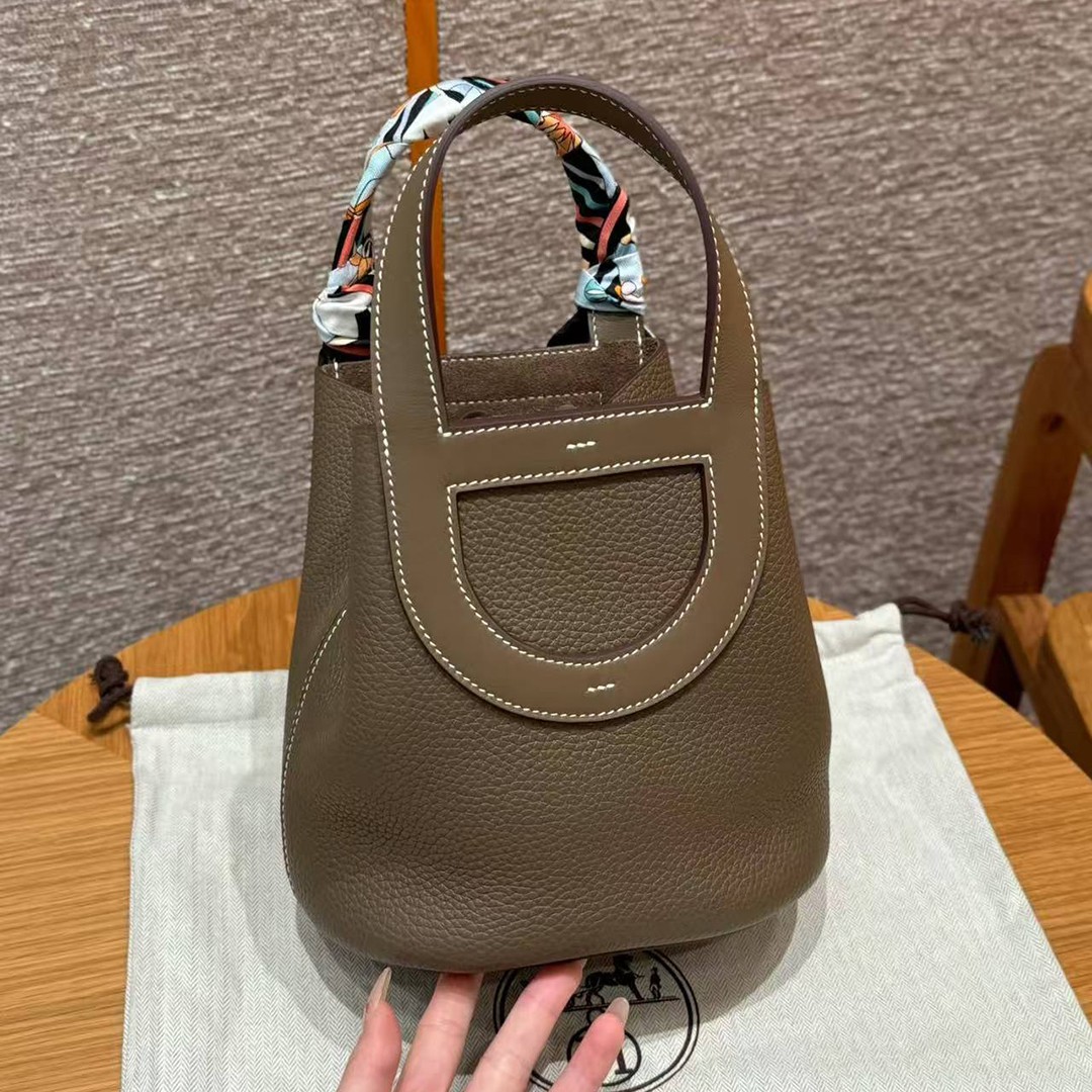 Hermes In the Loop 18 Bag Handmade In Taurillon Clemence Leather Silver Hardware ck18 Etoupe - Image 2
