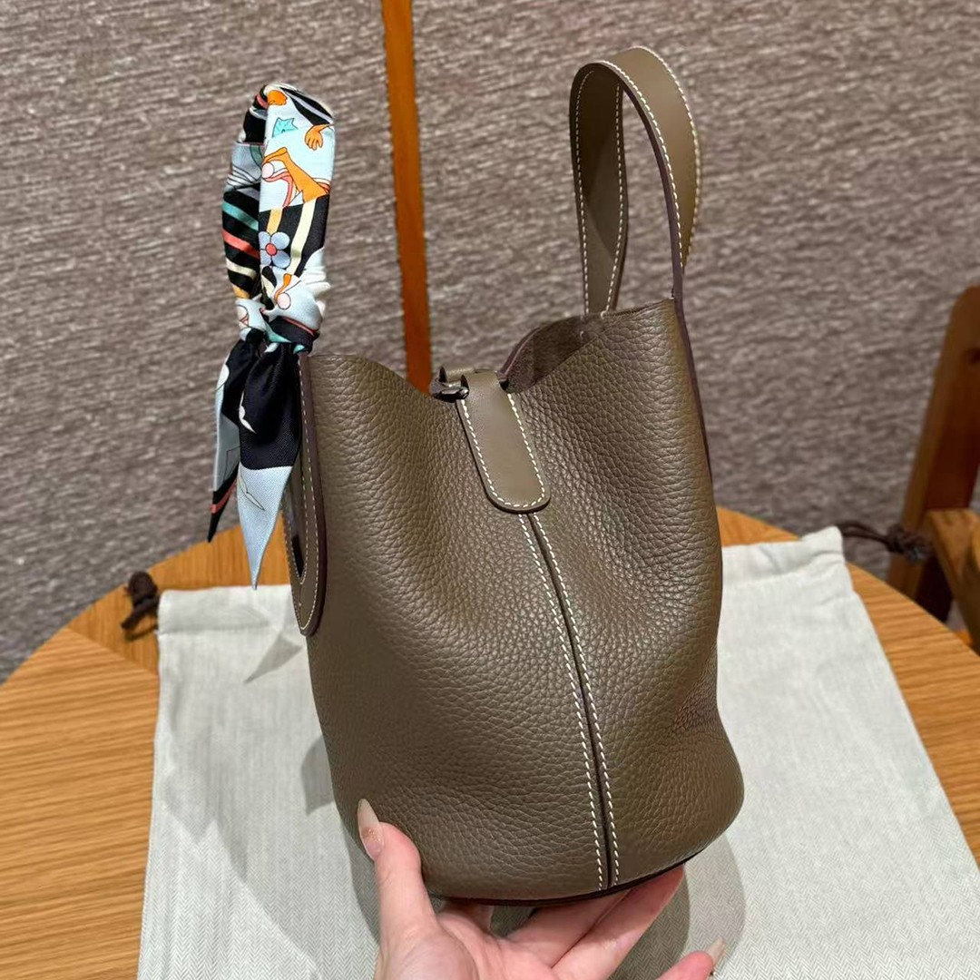Hermes In the Loop 18 Bag Handmade In Taurillon Clemence Leather Silver Hardware ck18 Etoupe - Image 15