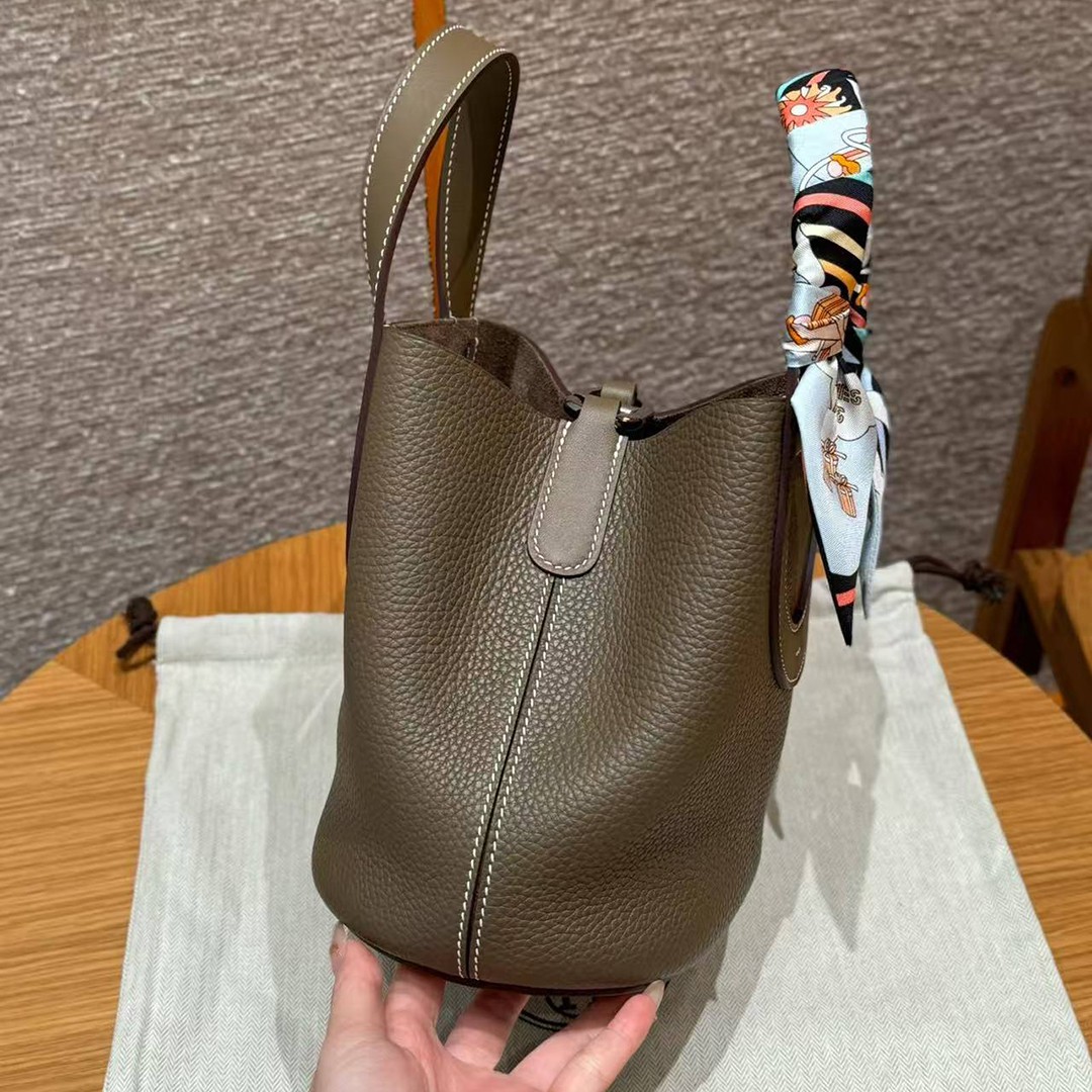 Hermes In the Loop 18 Bag Handmade In Taurillon Clemence Leather Silver Hardware ck18 Etoupe - Image 14