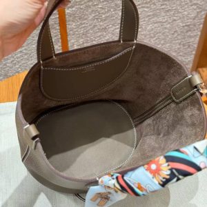 Hermes In the Loop 18 Bag Handmade In Taurillon Clemence Leather Silver Hardware ck18 Etoupe - Image 11
