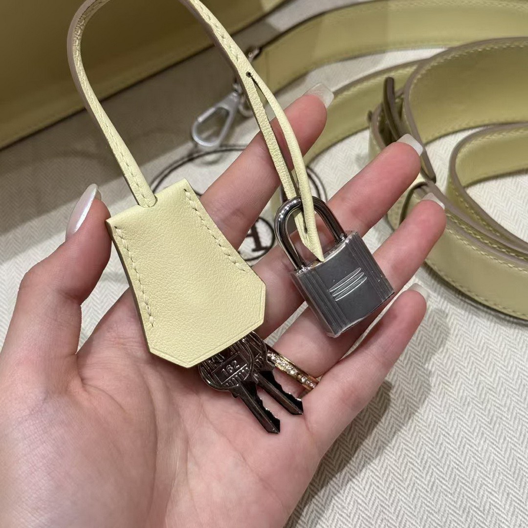 Hermes Jypsiere 28 Bag Handmade In Swift Calfskin Leather Silver Hardware i8 Jaune Milto - Image 5