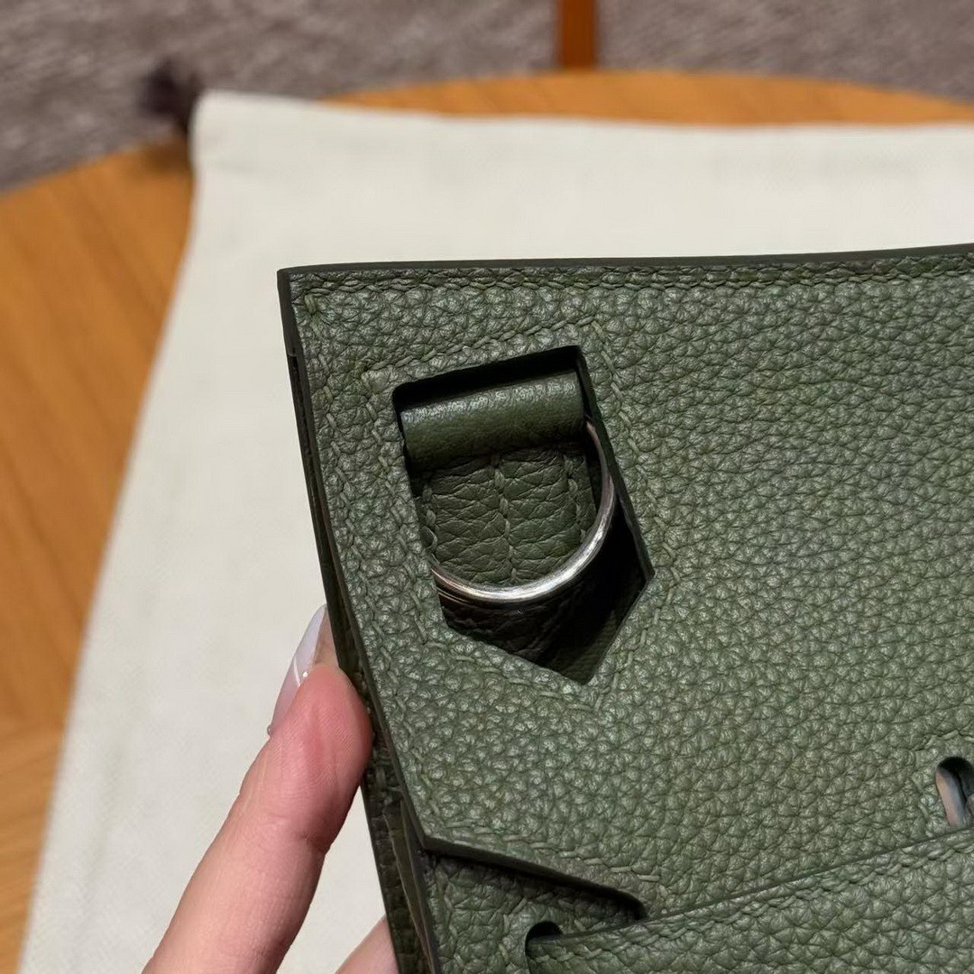 Hermes Jypsiere 28 Bag Handmade In Taurillon Clemence Leather Silver Hardware 61 Olive Green - Image 7