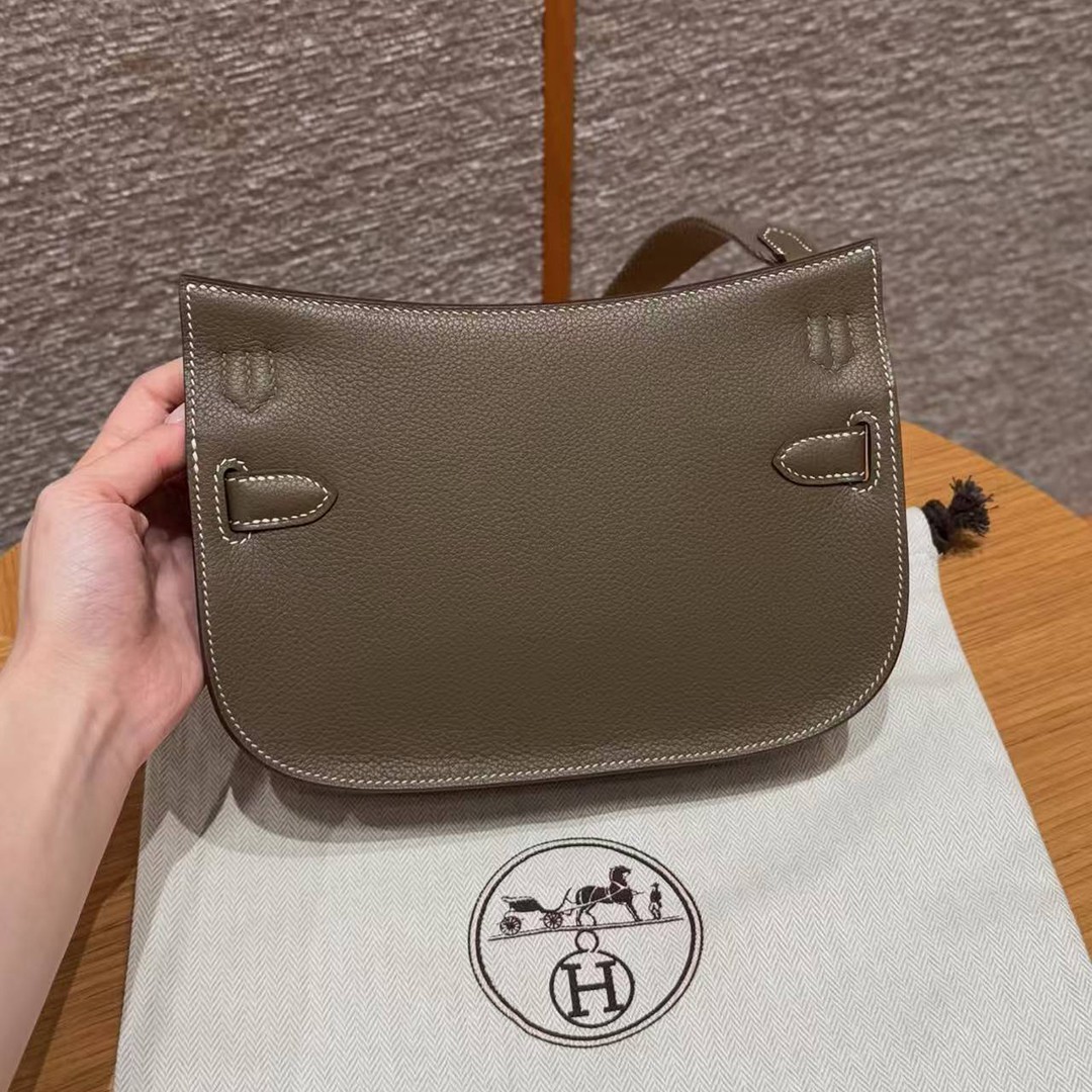 Hermes Jypsiere Mini 23 Bag Handmade In Evercolor Calfskin Leather Gold Hardware 18 Etoupe - Image 2