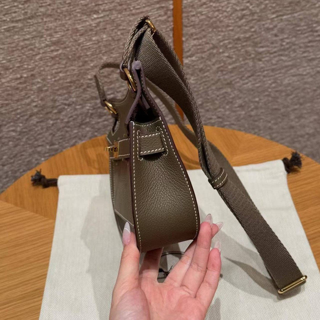Hermes Jypsiere Mini 23 Bag Handmade In Evercolor Calfskin Leather Gold Hardware 18 Etoupe - Image 17