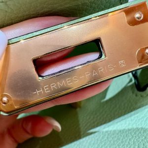 Hermes Jypsiere Mini 23 Bag Handmade In Evercolor Calfskin Leather Gold Hardware 3i Vert Criquent - Image 11