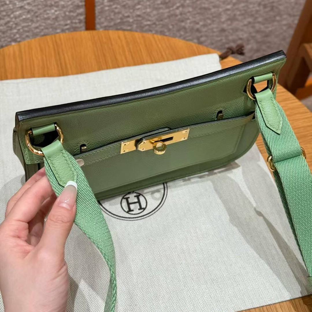 Hermes Jypsiere Mini 23 Bag Handmade In Evercolor Calfskin Leather Gold Hardware 3i Vert Criquent - Image 3