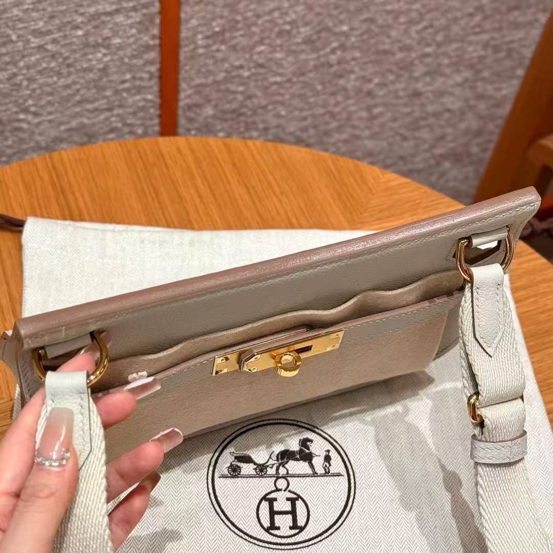 Hermes Jypsiere Mini 23 Bag Handmade In Evercolor Calfskin Leather Gold Hardware 8L Beton - Image 9