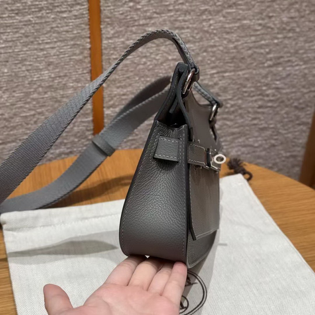Hermes Jypsiere Mini 23 Bag Handmade In Evercolor Calfskin Leather Silver Hardware 0L Gris Meyer - Image 15