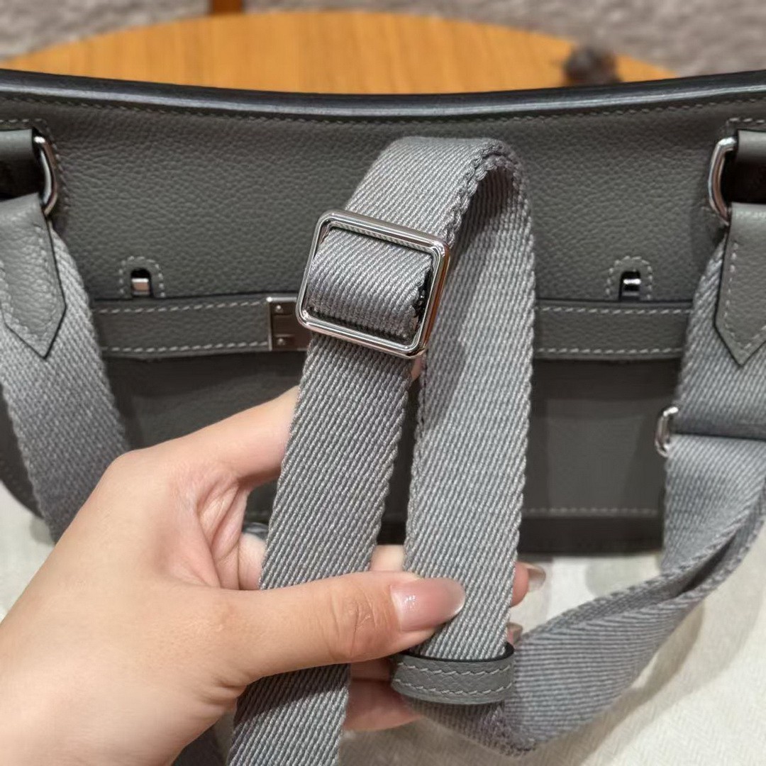 Hermes Jypsiere Mini 23 Bag Handmade In Evercolor Calfskin Leather Silver Hardware 0L Gris Meyer - Image 8