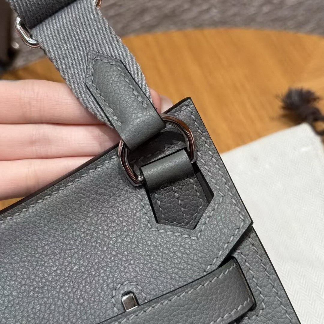 Hermes Jypsiere Mini 23 Bag Handmade In Evercolor Calfskin Leather Silver Hardware 0L Gris Meyer - Image 5