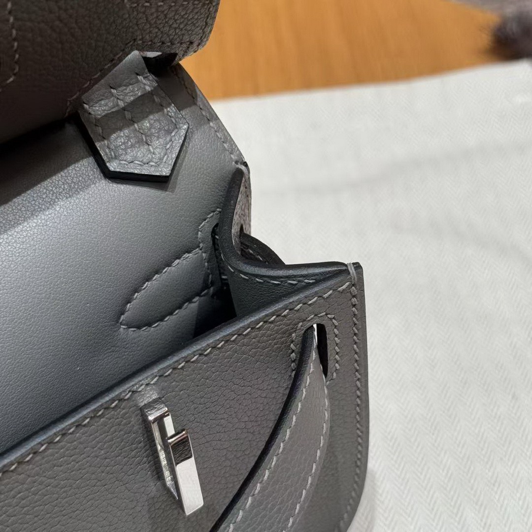 Hermes Jypsiere Mini 23 Bag Handmade In Evercolor Calfskin Leather Silver Hardware 0L Gris Meyer - Image 4