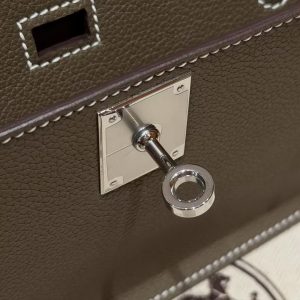 Hermes Jypsiere Mini 23 Bag Handmade In Evercolor Calfskin Leather Silver Hardware 18 Etoupe - Image 3