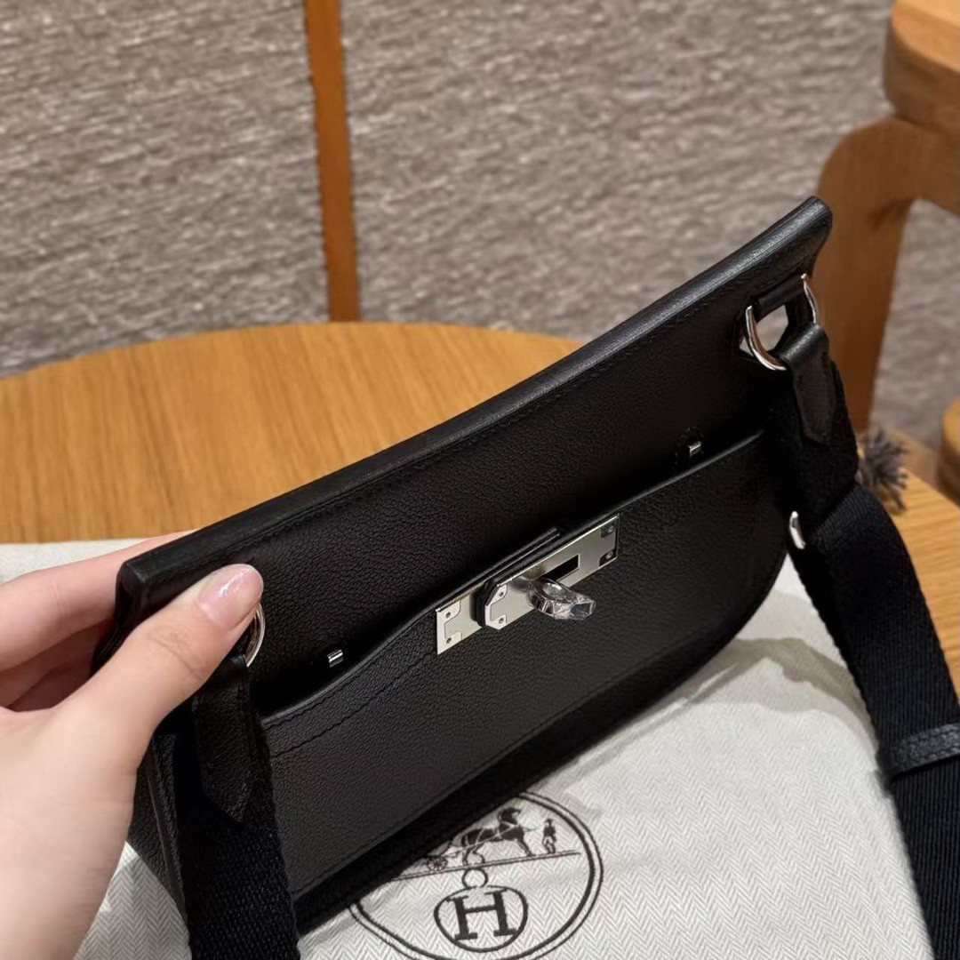 Hermes Jypsiere Mini 23 Bag Handmade In Evercolor Calfskin Leather Silver Hardware 89 Noir - Image 16