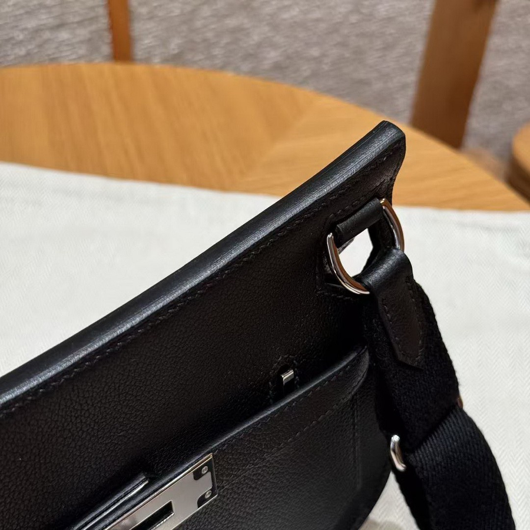 Hermes Jypsiere Mini 23 Bag Handmade In Evercolor Calfskin Leather Silver Hardware 89 Noir - Image 15