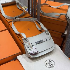 Hermes Jypsiere Mini 23 Bag Handmade In Evercolor Calfskin Leather Silver Hardware 8L Beton - Image 3