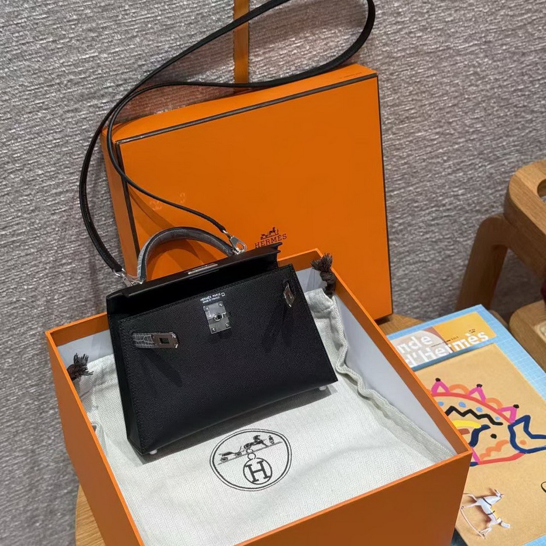 Hermes Kelly Mini 2 19CM Bag Handmade In Madame and Bright faced American Alligator Leather Silver Hardware 89 Noir 0V Gris Ciment - Image 11