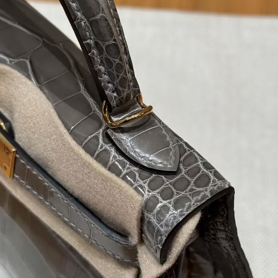 Hermes Kelly Mini 2 19 CM Bag Handmade In Bright Faced Alligator Leather from Mississippi Gold Hardware 81 Girs Tourerlle - Image 13