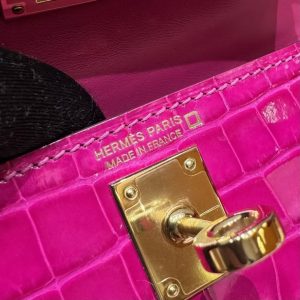 Hermes Kelly Mini 2 19CM Bag Handmade In Bright Faced Alligator Leather from Mississippi Gold Hardware J5 Rose Scheherazade - Image 17