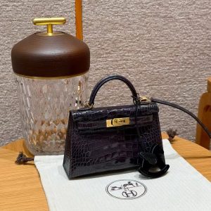 Hermes Kelly Mini 2 19CM Bag Handmade In Bright Faced Alligator Imported Leather from Mississippi Gold Hardware 88 Graphite - Image 10