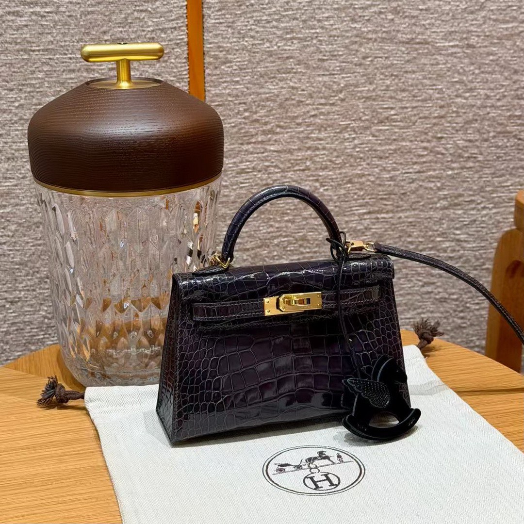 Hermes Kelly Mini 2 19CM Bag Handmade In Bright Faced Alligator Imported Leather from Mississippi Gold Hardware 88 Graphite - Image 10