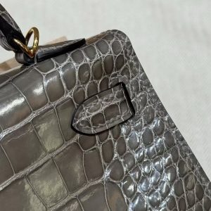Hermes Kelly Mini 2 19 CM Bag Handmade In Bright Faced Alligator Leather from Mississippi Gold Hardware 81 Girs Tourerlle - Image 14