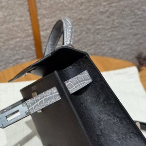 Hermes Kelly Mini 2 19CM Bag Handmade In Madame and Bright faced American Alligator Leather Silver Hardware 89 Noir 0V Gris Ciment - Image 7