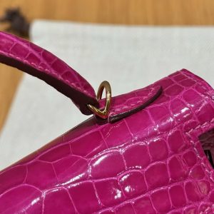 Hermes Kelly Mini 2 19CM Bag Handmade In Bright Faced Alligator Leather from Mississippi Gold Hardware J5 Rose Scheherazade - Image 9