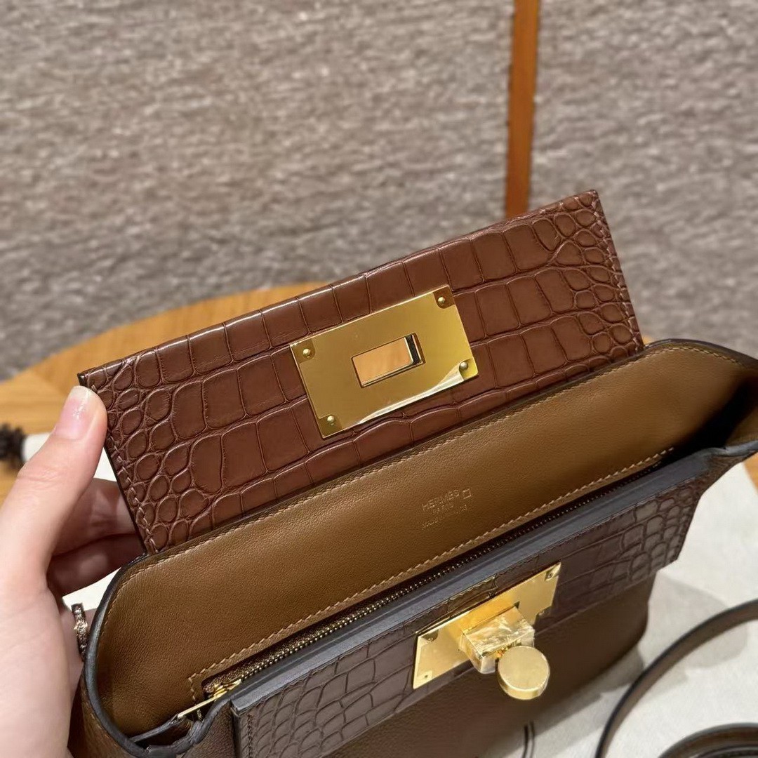Hermes Kelly Mini 2424 24/24 Bag 21CM Handmade In Togo Calfskin Leather Matte American Crocodile Gold Hardware 3G Alezan - Image 8