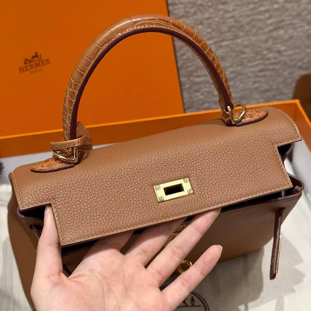 Hermes Kelly 25 Bag Handmade In Togo Calfskin Leather and Alligator from Mississippi Gold Hardware 37 Gold - Image 13