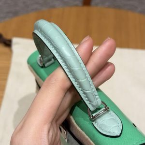 Hermes Kelly Mini 2 19CM Bag Handmade In Madame and Alligator Leather Silver Hardware 0T Vert Comics 0W Girs Neve - Image 11