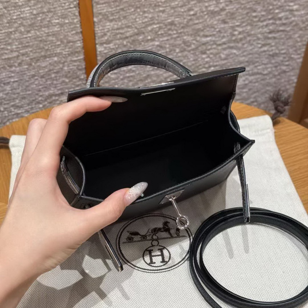 Hermes Kelly Mini 2 19CM Bag Handmade In Madame and Bright faced American Alligator Leather Silver Hardware 89 Noir 0V Gris Ciment - Image 15