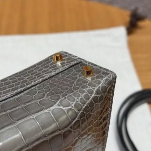 Hermes Kelly Mini 2 19 CM Bag Handmade In Bright Faced Alligator Leather from Mississippi Gold Hardware 81 Girs Tourerlle - Image 10