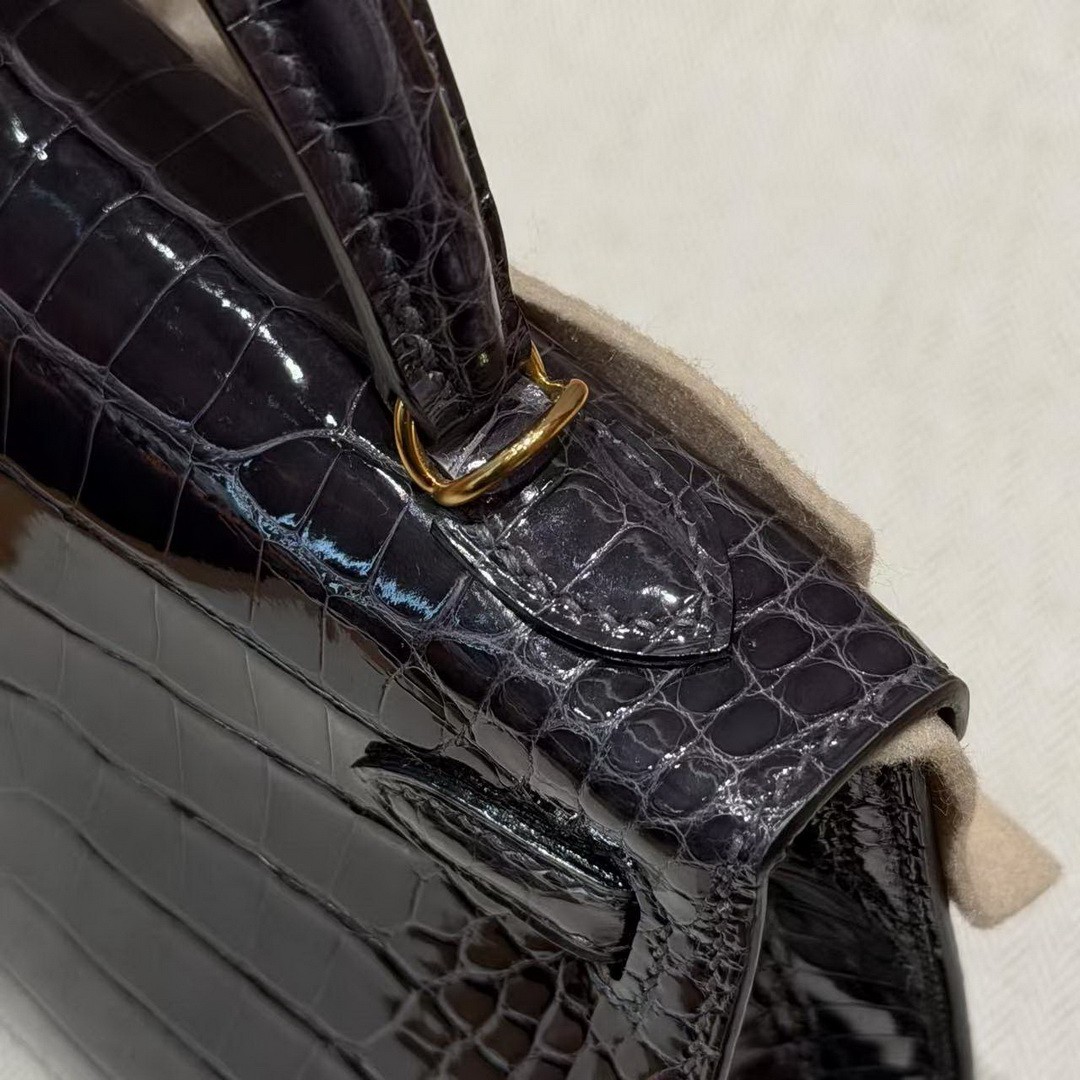 Hermes Kelly Mini 2 19CM Bag Handmade In Bright Faced Alligator Imported Leather from Mississippi Gold Hardware 88 Graphite - Image 6