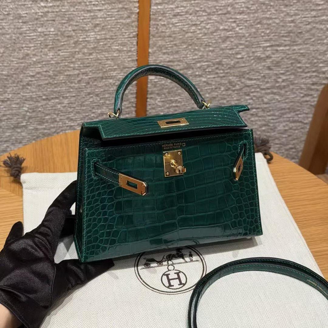 Hermes Kelly Mini 2 19CM Bag Handmade In Bright Faced Alligator Leather from Mississippi Gold Hardware 6Q Vert Emeraude - Image 12