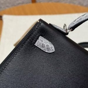 Hermes Kelly Mini 2 19CM Bag Handmade In Madame and Bright faced American Alligator Leather Silver Hardware 89 Noir 0V Gris Ciment - Image 4