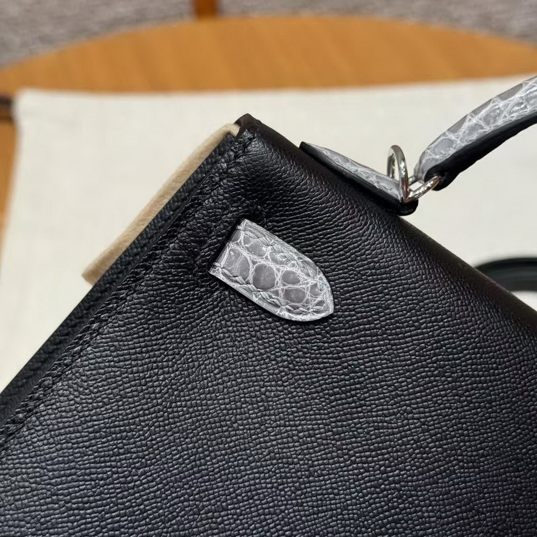 Hermes Kelly Mini 2 19CM Bag Handmade In Madame and Bright faced American Alligator Leather Silver Hardware 89 Noir 0V Gris Ciment - Image 4
