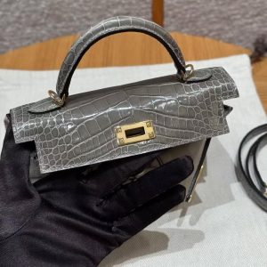 Hermes Kelly Mini 2 19 CM Bag Handmade In Bright Faced Alligator Leather from Mississippi Gold Hardware 81 Girs Tourerlle - Image 16