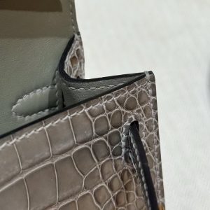 Hermes Kelly Mini 2 19 CM Bag Handmade In Bright Faced Alligator Leather from Mississippi Gold Hardware 81 Girs Tourerlle - Image 11