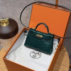 Hermes Kelly Mini 2 19CM Bag Handmade In Bright Faced Alligator Leather from Mississippi Gold Hardware 6Q Vert Emeraude - Image 13